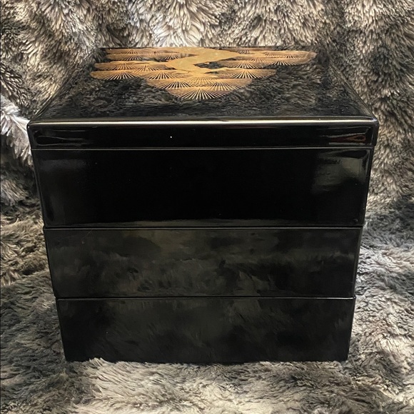 Vintage Japanese Lacquer Storage/Jewelry Box - Picture 5 of 16